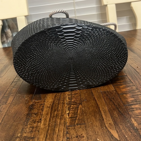 Melissa Bag faux Black Snakeskin Bucket + Baja East Drawstring - Picture 10 of 15